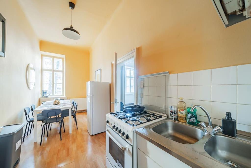 Zentrale Wohnung Fuer Entdecker Wien Eksteriør billede
